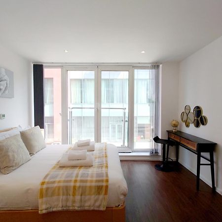 Fully Serviced Two Bed Apartment By Excel & O2 Лондон Екстер'єр фото