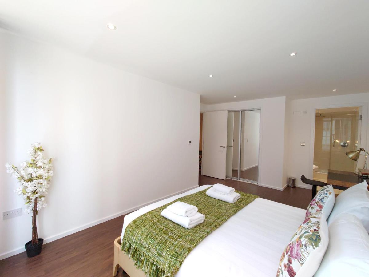 Fully Serviced Two Bed Apartment By Excel & O2 Лондон Екстер'єр фото