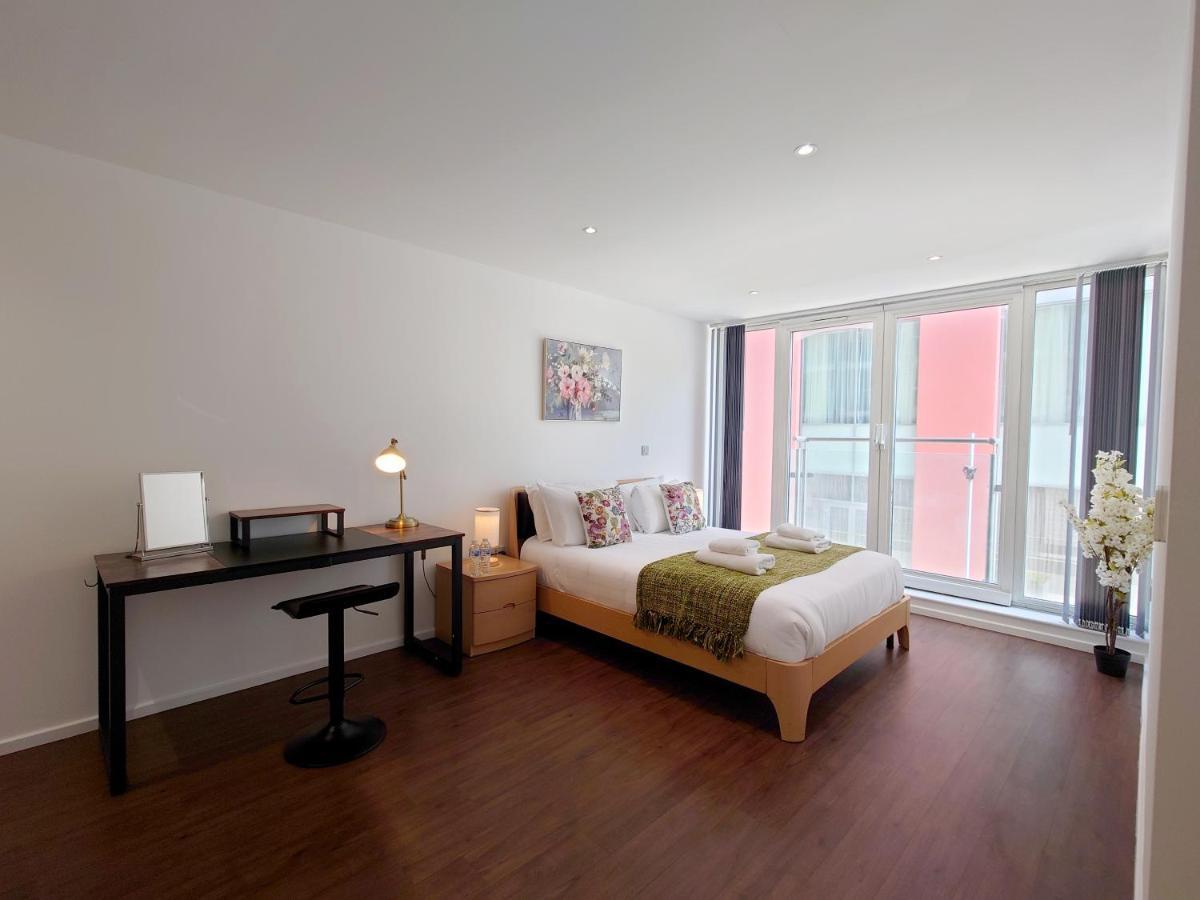 Fully Serviced Two Bed Apartment By Excel & O2 Лондон Екстер'єр фото