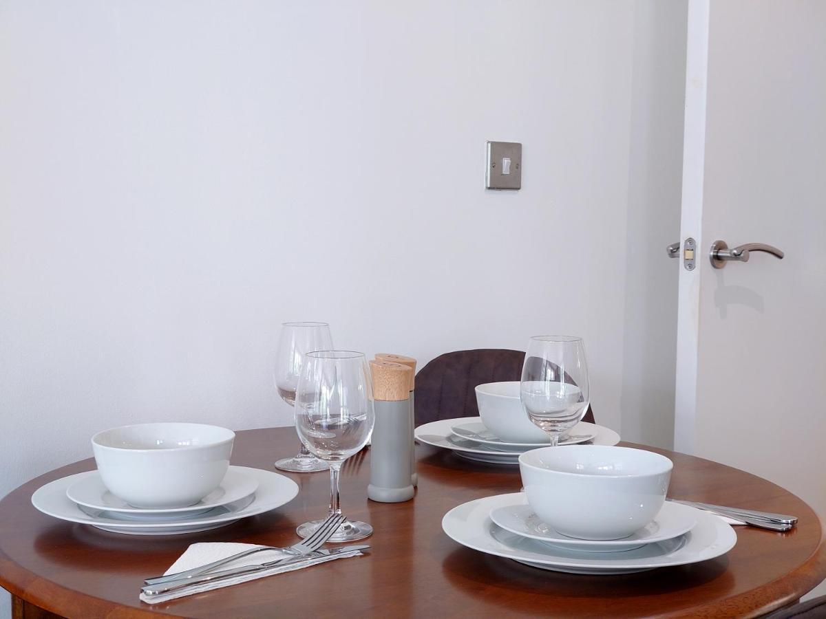 Fully Serviced Two Bed Apartment By Excel & O2 Лондон Екстер'єр фото