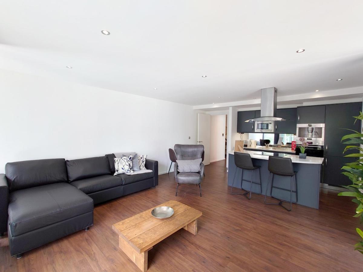 Fully Serviced Two Bed Apartment By Excel & O2 Лондон Екстер'єр фото