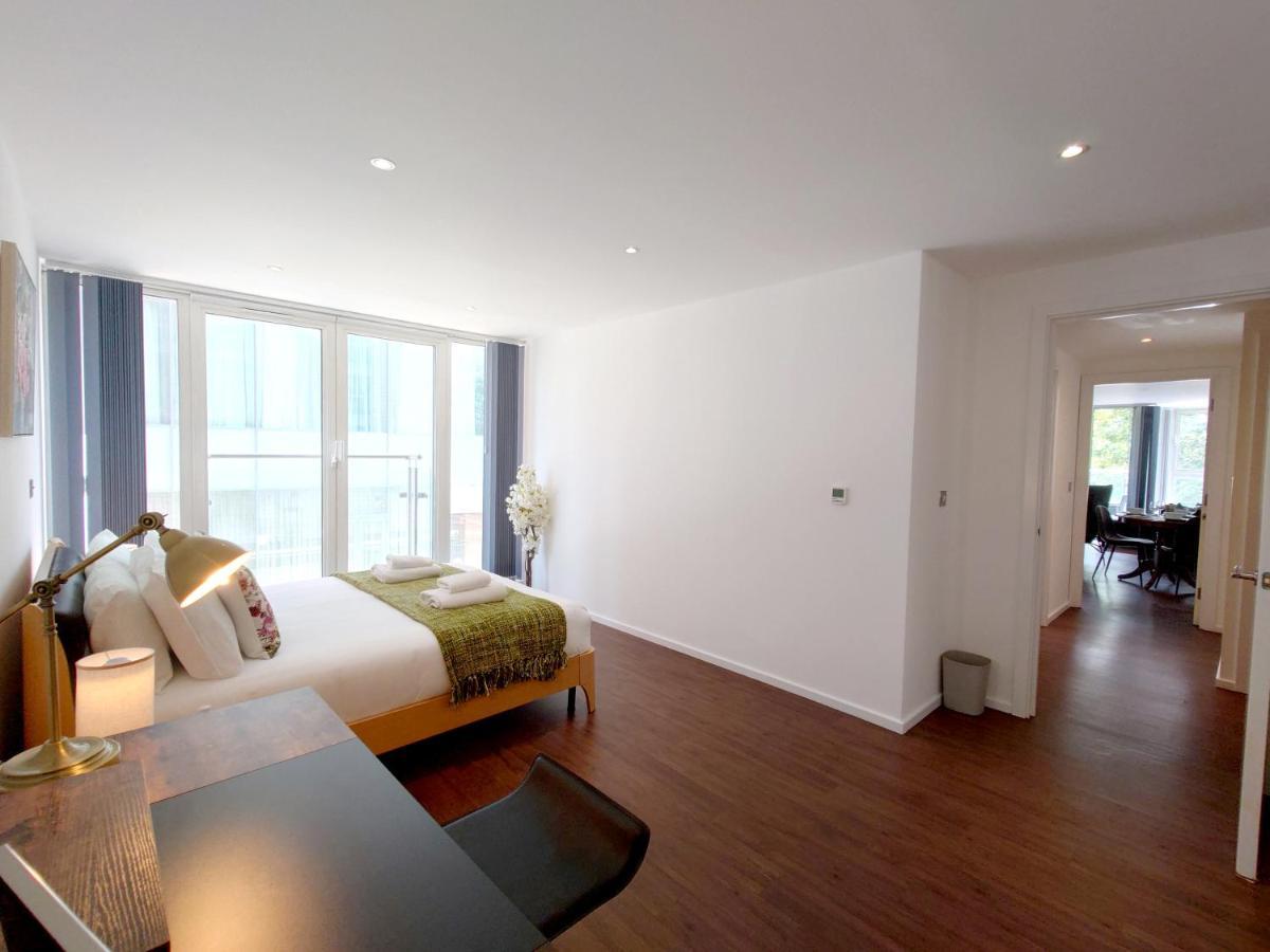 Fully Serviced Two Bed Apartment By Excel & O2 Лондон Екстер'єр фото