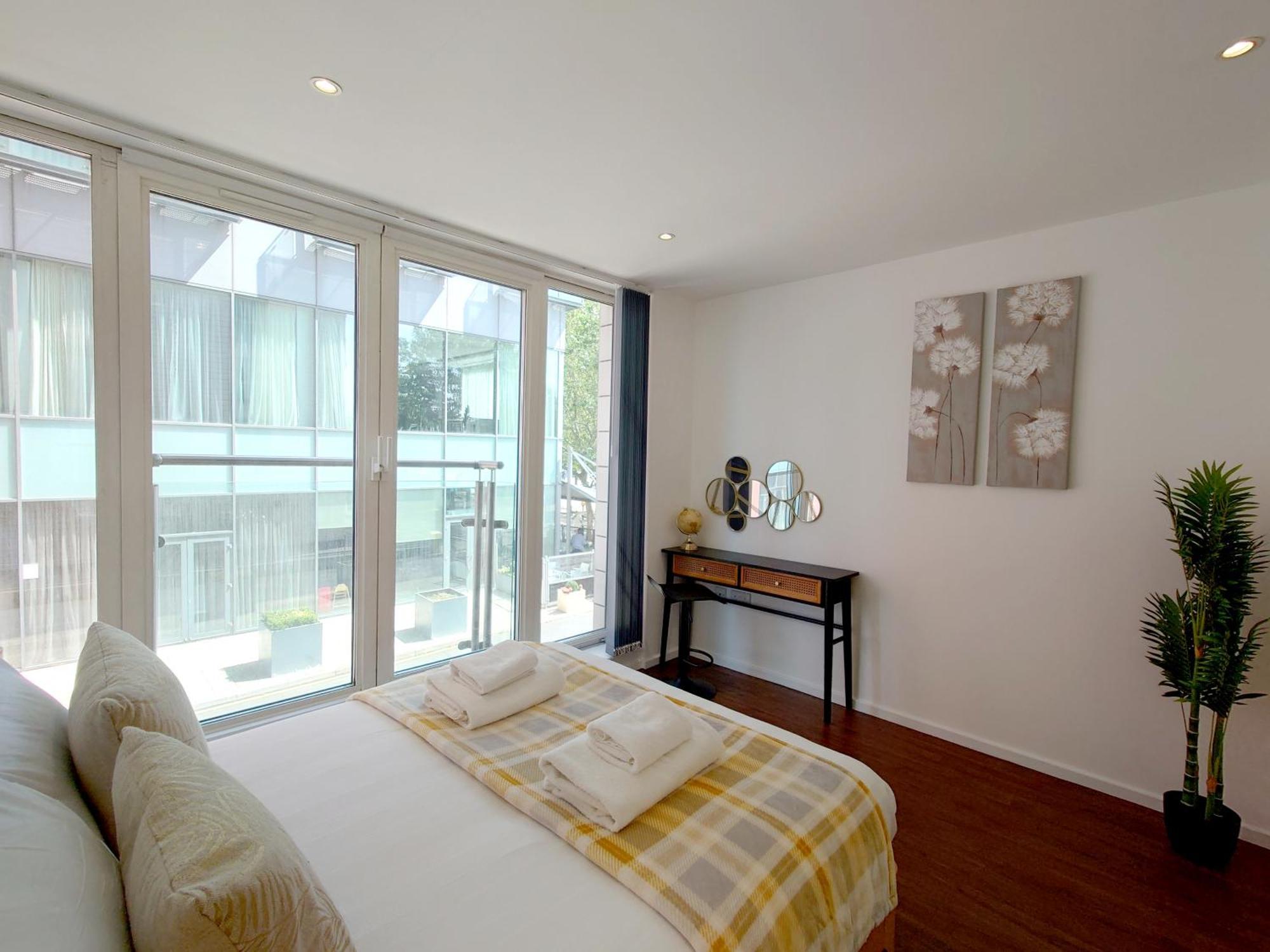 Fully Serviced Two Bed Apartment By Excel & O2 Лондон Екстер'єр фото